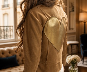 Champagne Winged Heart back perspective